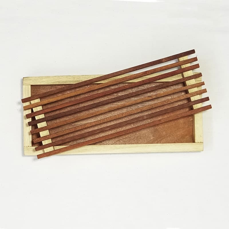 bread cutting board with crumb catcher, crumb tray