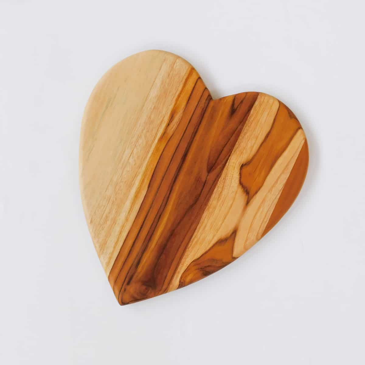 Heart-shaped serving board, handmade wood cutting board, teak cutting board,